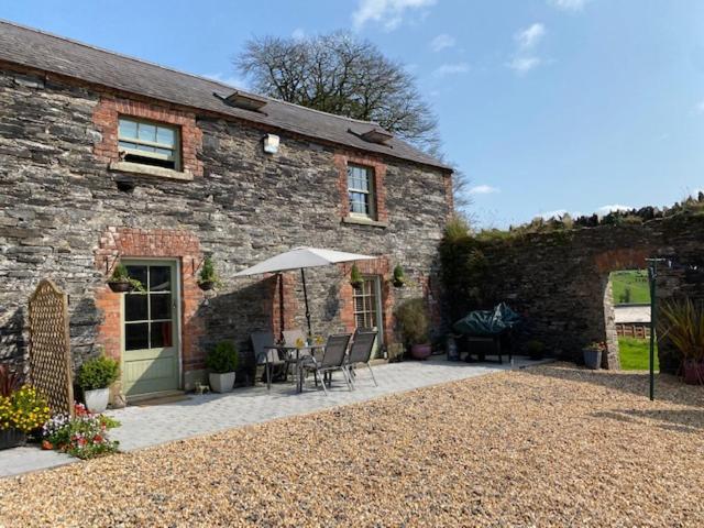 Period Coachhouse Newbliss Exterior photo